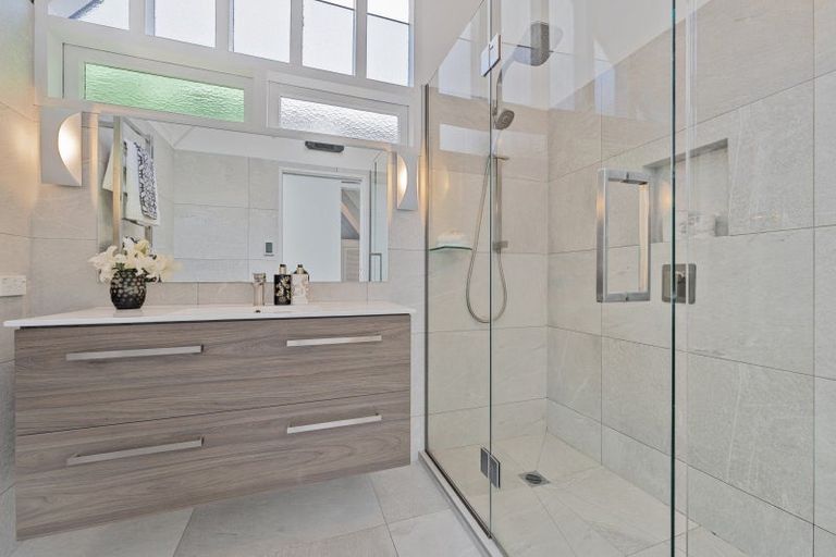 Photo of property in 94 Kowhai Road, Campbells Bay, Auckland, 0630