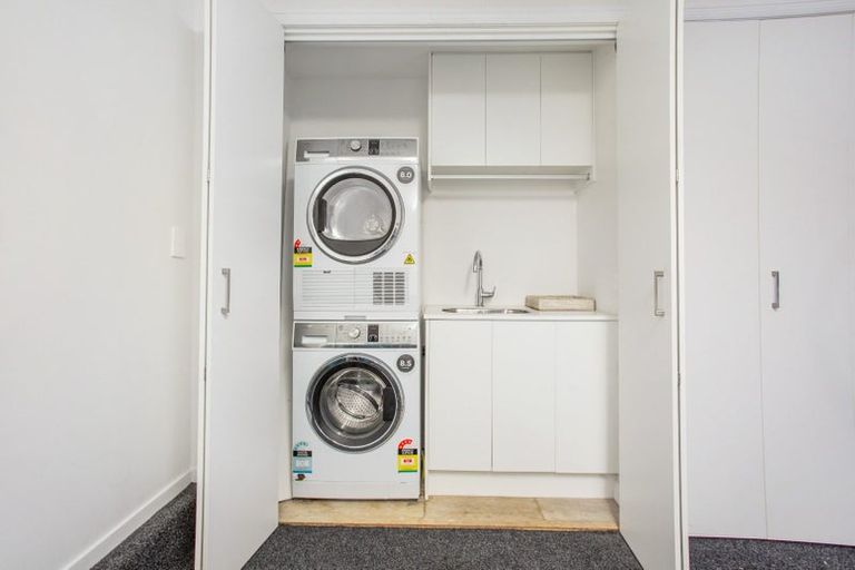 Photo of property in 1f Eversleigh Road, Belmont, Auckland, 0622