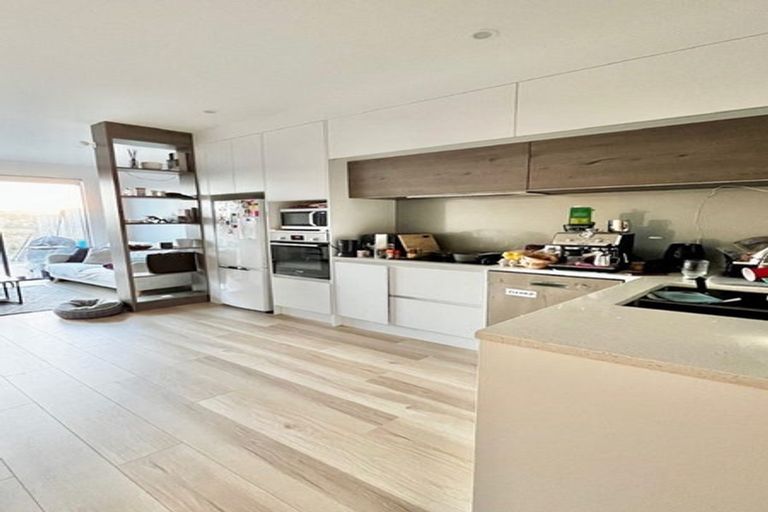 Photo of property in 98 Tarapuka Road, Westgate, Auckland, 0814