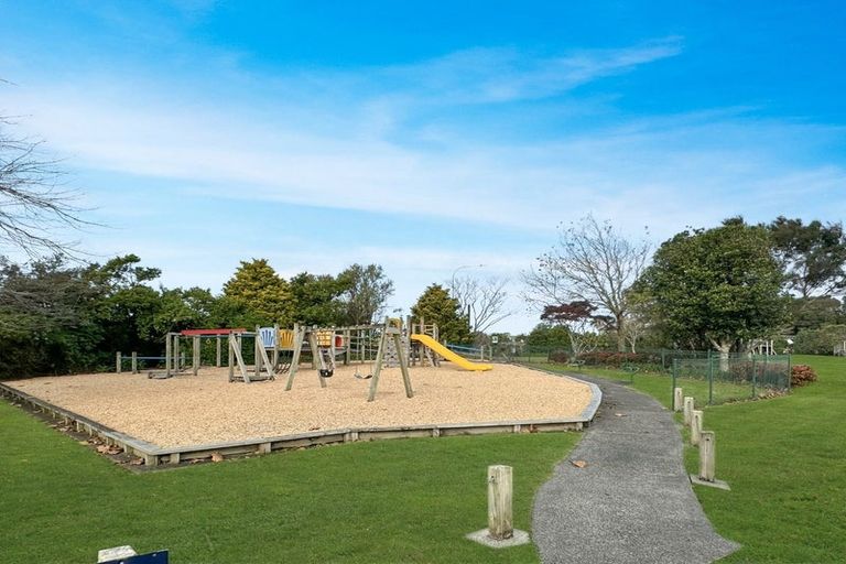 Photo of property in 11b Knox Road, Swanson, Auckland, 0612