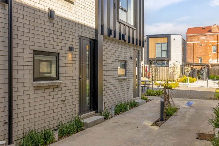 Photo of property in 2/327 Lincoln Road, Addington, Christchurch, 8024