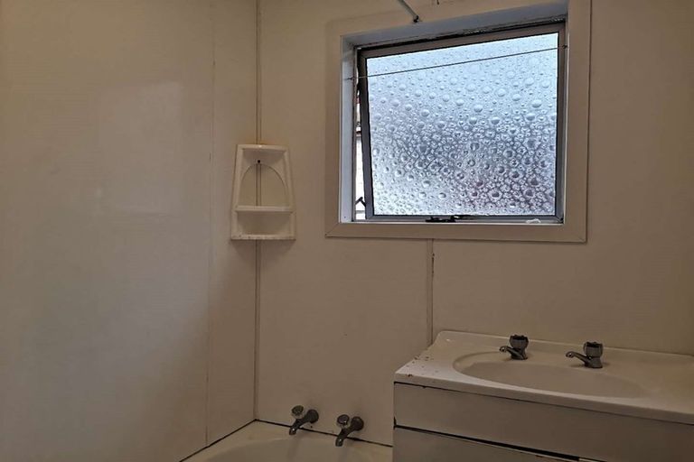 Photo of property in 23 Everglade Drive, Goodwood Heights, Auckland, 2105