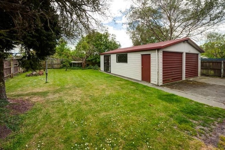 Photo of property in 28 Auburn Avenue, Upper Riccarton, Christchurch, 8041
