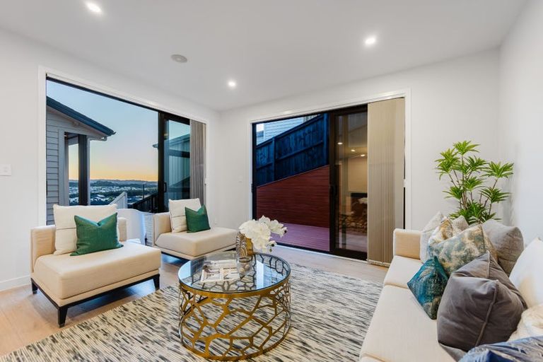 Photo of property in 17 Manawanui Way, Orewa, 0931