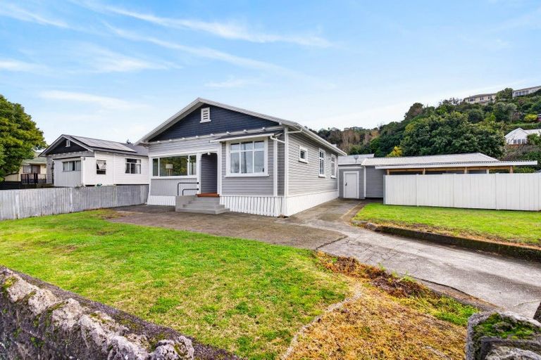 Photo of property in 203 Carlyle Street, Napier South, Napier, 4110