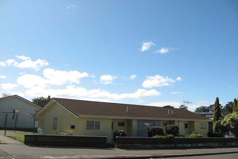 Photo of property in 6 Russell Street, Marton, 4710