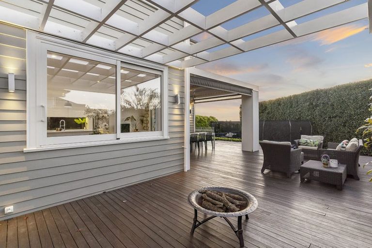 Photo of property in 8 Verley Rise, East Tamaki Heights, Auckland, 2016