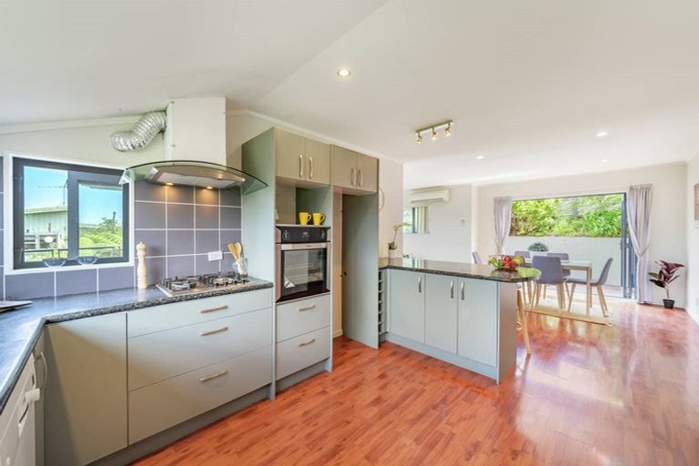 Photo of property in 114 Tirohanga Road, Tirohanga, Lower Hutt, 5010