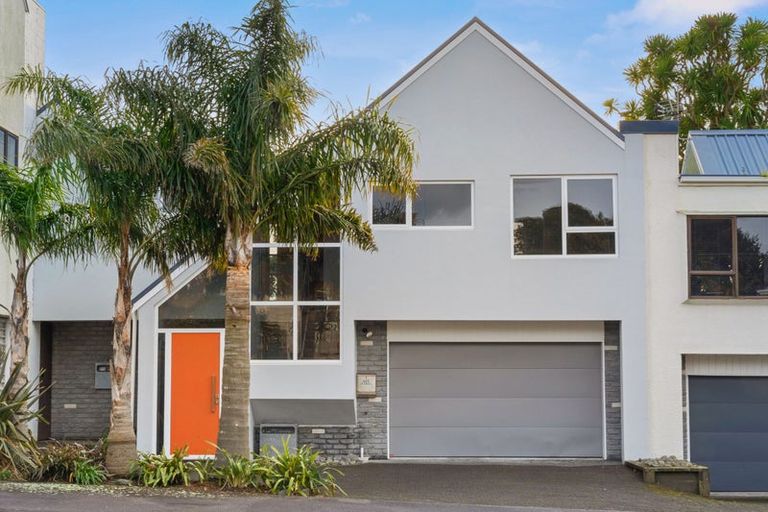Photo of property in 405 Devon Street East, Strandon, New Plymouth, 4312