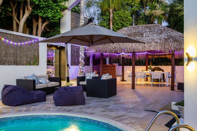 Photo of property in 3 Holyoake Place, Chatswood, Auckland, 0626