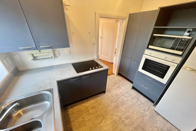 Photo of property in 77 Houghton Bay Road, Houghton Bay, Wellington, 6023