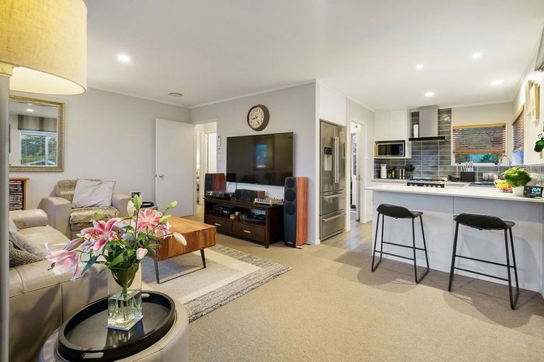 Photo of property in 2/23 Rawhiti Road, Manly, Whangaparaoa, 0930