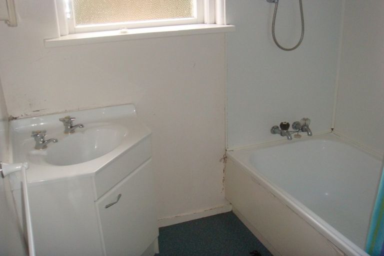 Photo of property in 4d Alva Street, Dunedin Central, Dunedin, 9016