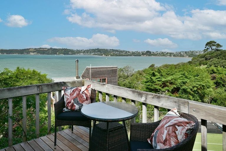 Photo of property in 2/3 Swann Beach Road, Stanmore Bay, Whangaparaoa, 0932