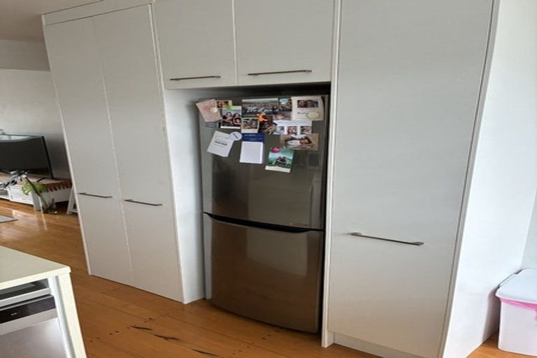 Photo of property in 19 Church Street, Northcote Point, Auckland, 0627
