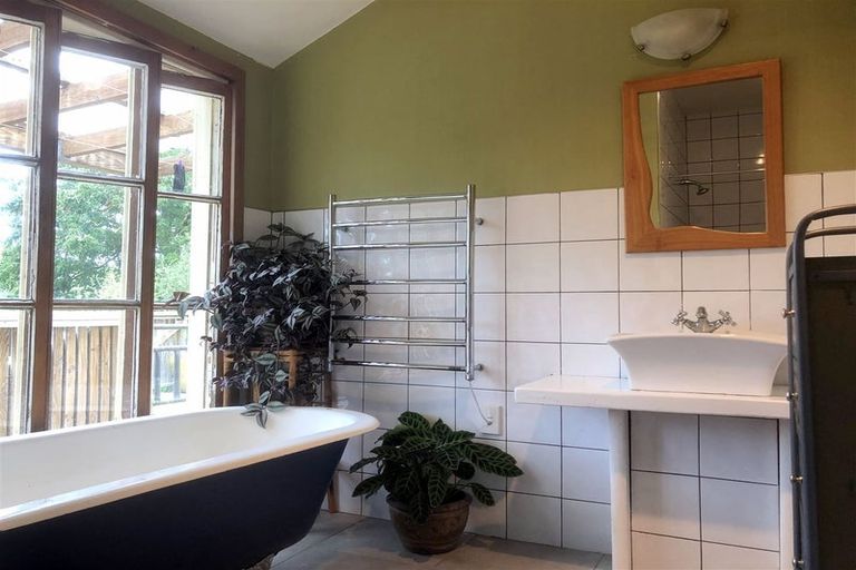 Photo of property in 2269 State Highway 2, Te Hauke, Hastings, 4178