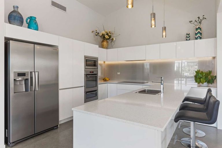 Photo of property in 42 Cassinia Close, Papamoa Beach, Papamoa, 3118