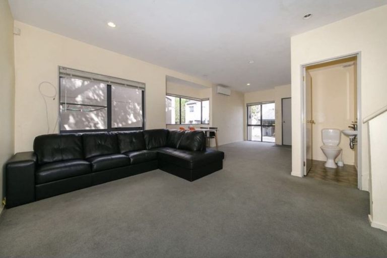 Photo of property in 3 Sun Place, Henderson, Auckland, 0612