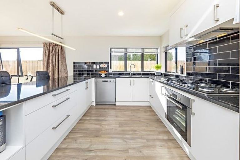 Photo of property in 45 Matata Drive, Takanini, 2112