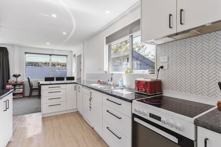 Photo of property in 4 Coates Place, Rangiora, 7400