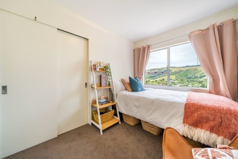 Photo of property in 20a Raroa Place, Pukerua Bay, 5026