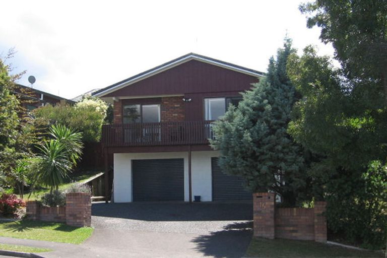 Photo of property in 15 Lagoon Way, West Harbour, Auckland, 0618