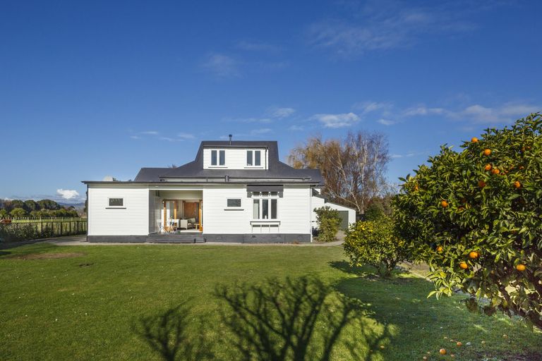 Photo of property in 5 Charles Cross Street, Longburn, Palmerston North, 4412