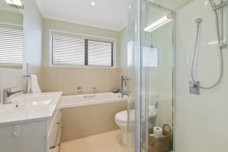 Photo of property in 27 Coralsea Way, Arkles Bay, Whangaparaoa, 0932