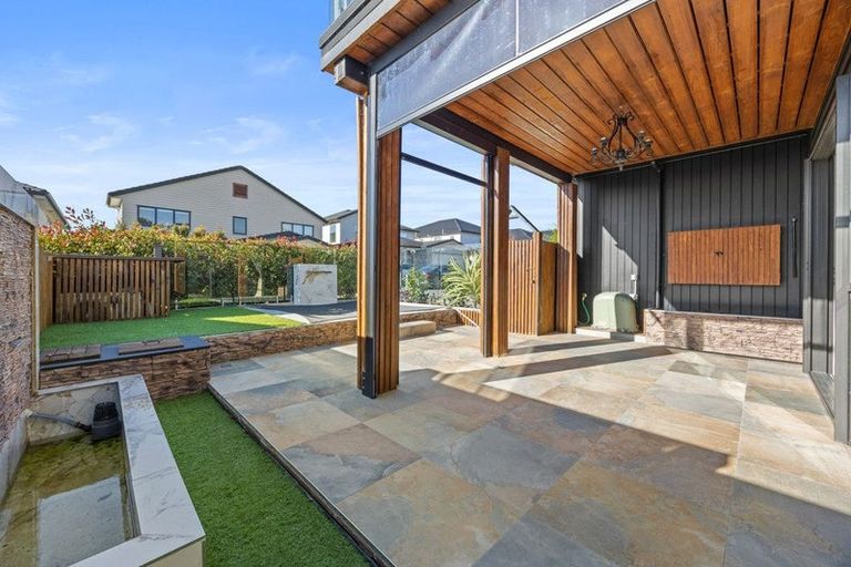 Photo of property in 16 Lime Hill Rise, Flat Bush, Auckland, 2019