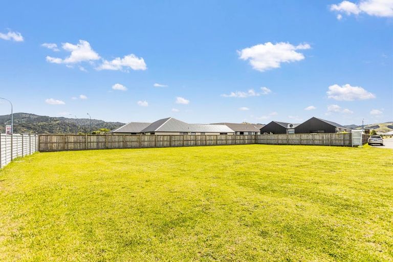 Photo of property in 2 Norma Way, Whitianga, 3510