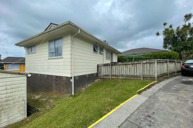 Photo of property in 68 Reynella Drive, Massey, Auckland, 0614