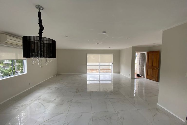 Photo of property in 66 Barbados Drive, Unsworth Heights, Auckland, 0632