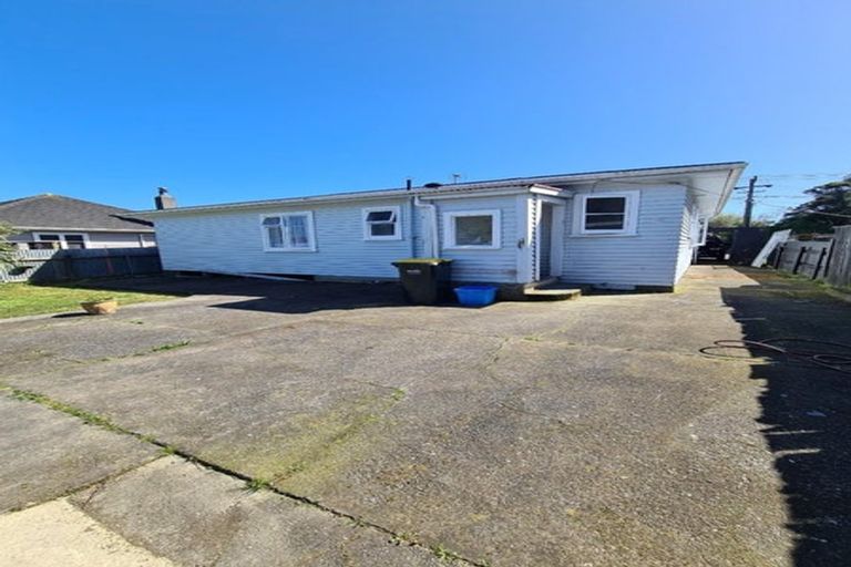 Photo of property in 5 Bythell Street, Wainuiomata, Lower Hutt, 5014