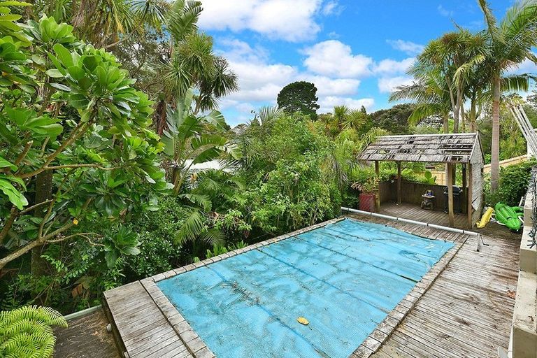 Photo of property in 27 Glendhu Road, Bayview, Auckland, 0629