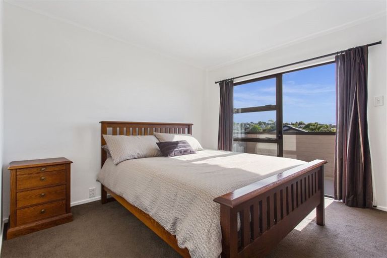Photo of property in 2/121 Forrest Hill Road, Forrest Hill, Auckland, 0620