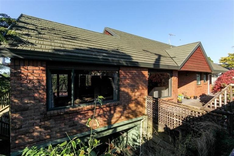 Photo of property in 373 Mangorei Road, Merrilands, New Plymouth, 4312