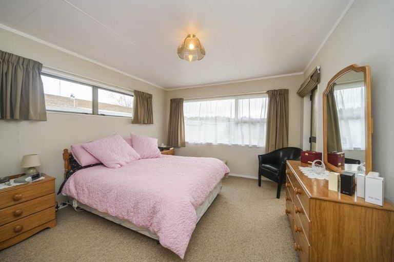 Photo of property in 80 John F Kennedy Drive, Milson, Palmerston North, 4414