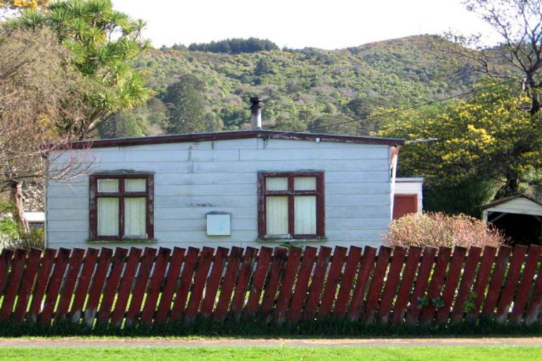 Photo of property in 41 Wakefield Street, Featherston, 5710
