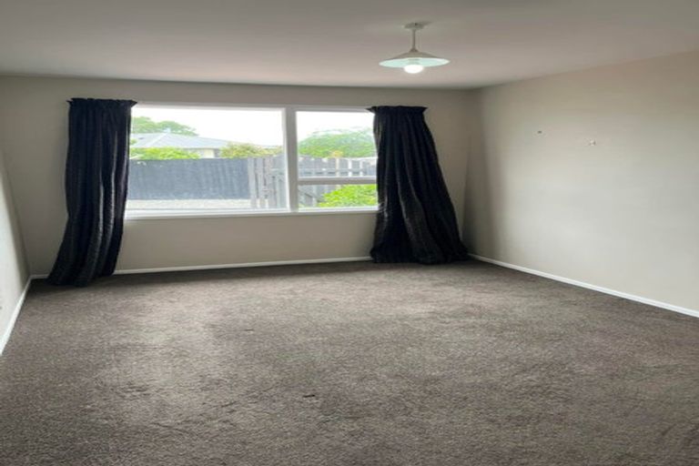 Photo of property in 1/14a Branksome Place, Parklands, Christchurch, 8083