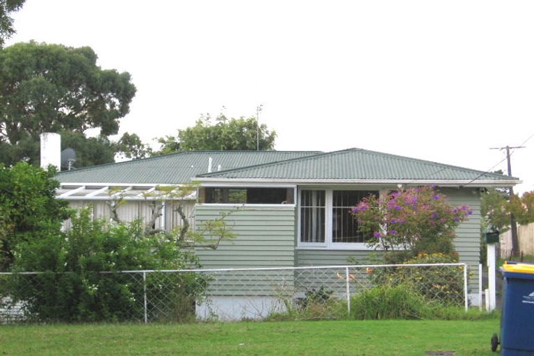 Photo of property in 3 Duncan Avenue, Te Atatu South, Auckland, 0610