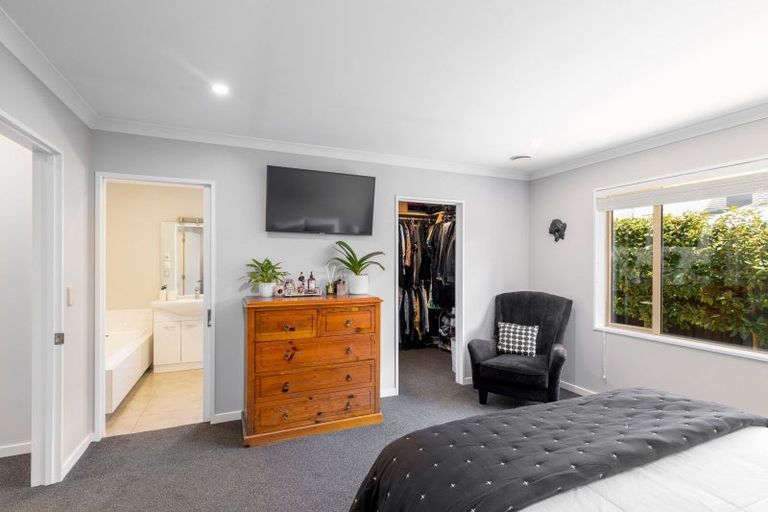 Photo of property in 40 Birkdale Drive, Shirley, Christchurch, 8061