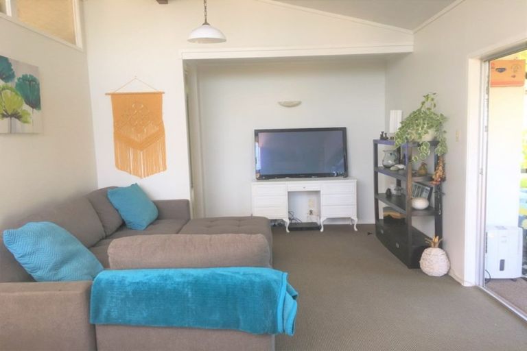 Photo of property in 51 Ngakoti Street, Urenui, 4375
