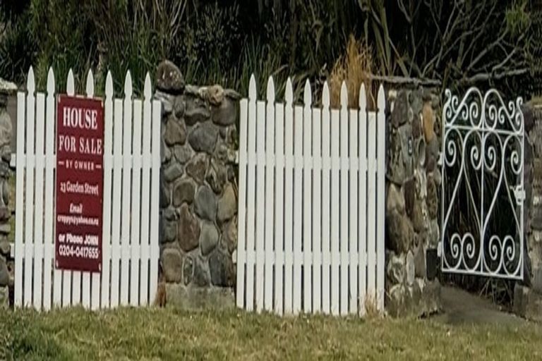 Photo of property in 23 Garden Street, Lumsden, 9730