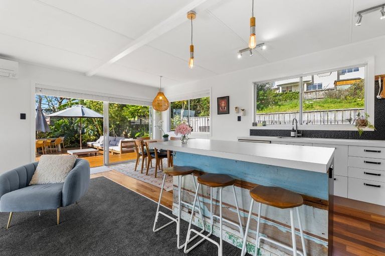 Photo of property in 1/26 Nor'east Drive, Northcross, Auckland, 0632