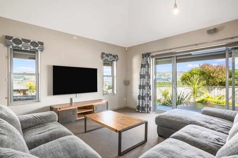 Photo of property in 18 Peel Lane, Aotea, Porirua, 5024