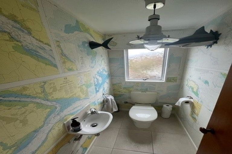 Photo of property in 14 Ardal Grove, Tirohanga, Lower Hutt, 5010