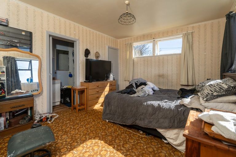 Photo of property in 19 Bayview Road, Paremata, Porirua, 5024