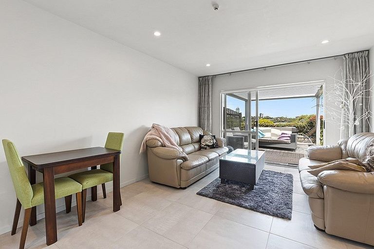 Photo of property in 8/72 Kitchener Road, Milford, Auckland, 0620