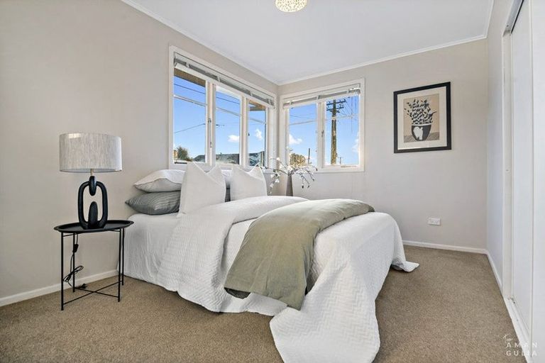 Photo of property in 27 Amberley Avenue, Te Atatu South, Auckland, 0610