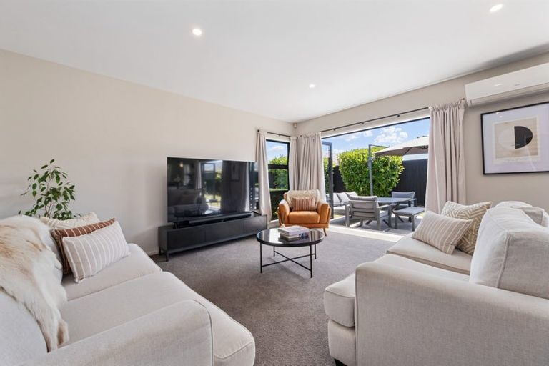 Photo of property in 16 Greenwich Street, Halswell, Christchurch, 8025